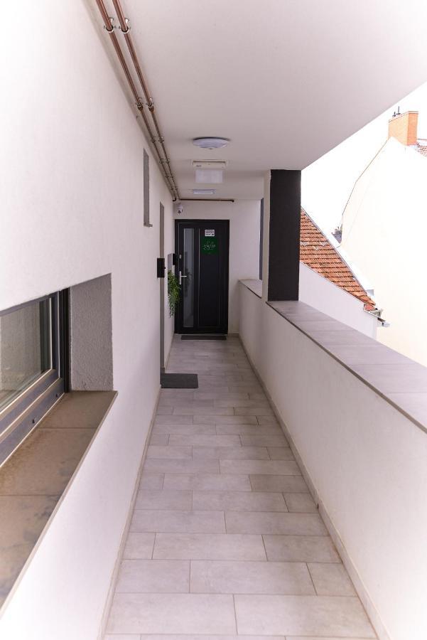 Starlight Silver Szeged - Exclusive Exteriör bild